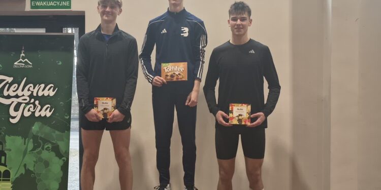 Od lewej: Hubert Jasek, Dawid Barański oraz Mateusz Posmyk (fot. Jakub Lesiński)