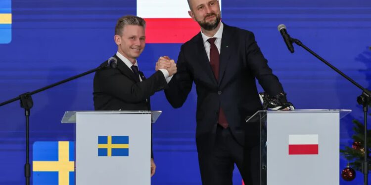 Ministrowie obrony Polski i Szwecji zawarli strategiczne porozumienie ws. programu Orka