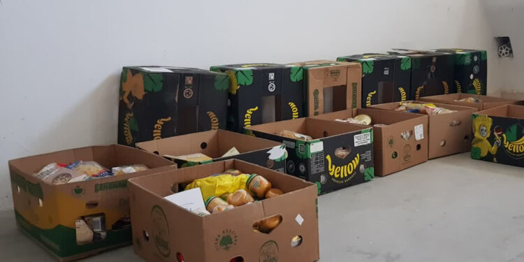 Nawet 400 paczek z żywnością dla potrzebujacych