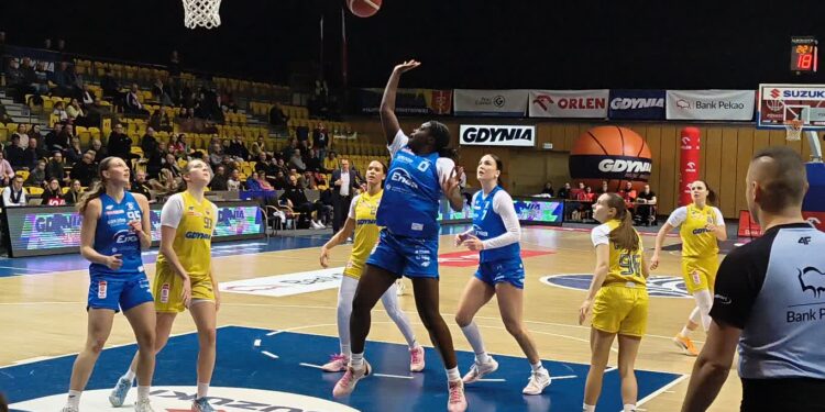 Mistrzynie Polski pokonane we własnej hali