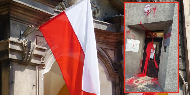 Atak na polski konsulat w Brukseli. MSZ: to incydent o charakterze politycznym