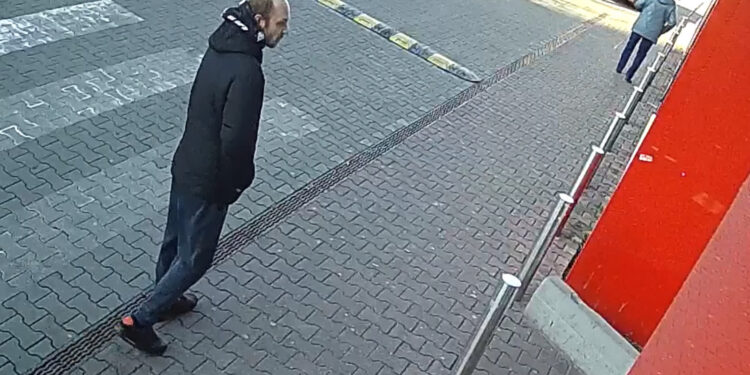 Policja prosi o pomoc: kto zna tego mężczyznę?