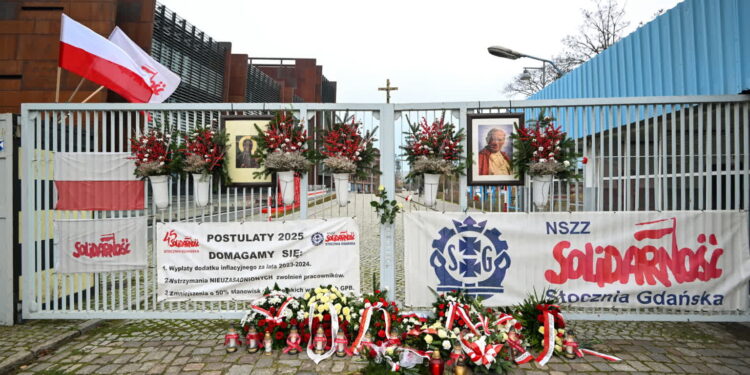 Prezydent Karol Nawrocki: my, Polacy, nigdy nie zapomnimy o ofiarach stanu wojennego