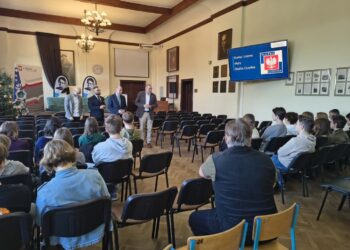 Promowali „służbę cywilną”