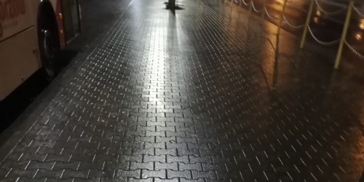 Uwaga! Jest bardzo ślisko