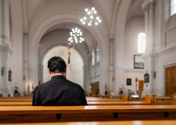 Lekki wzrost frekwencji na mszach. Mniej bierzmowań oraz małżeństw