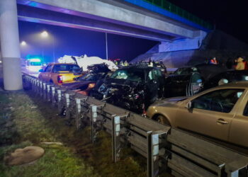 Karambol na S19. Zderzyło się kilkanaście aut, jest wielu rannych