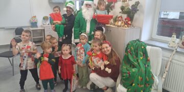 Pierwsze prezenty trafiły do dzieci. Zielony Mikołaj ruszył w miasto