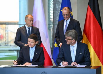 Niemcy zwrócą Polsce zrabowane archiwa. MKiDN: historyczny dzień