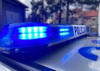 Napastnik z nożem wtargnął do firmy i zaatakował dwie osoby. Został zastrzelony