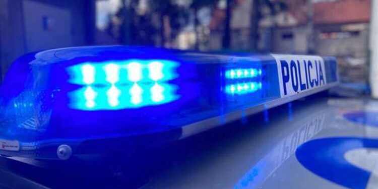 Napastnik z nożem wtargnął do firmy i zaatakował dwie osoby. Został zastrzelony