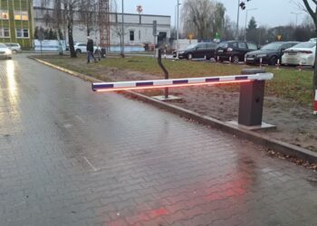 Automat parkingowy przy szpitalu bez biletów. Można jednak dostać paragon