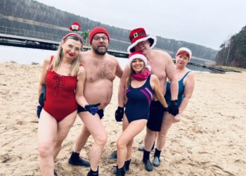 Czwarte Mikołajkowe Morsowanie w Nierzymiu