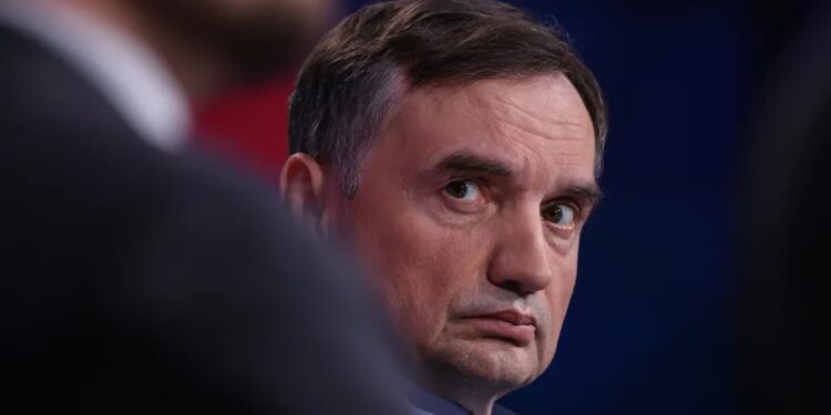 Paszport Ziobry unieważniony. Jest decyzja wojewody