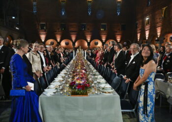 W Sztokholmie wręczono nagrody Nobla aż 13 laureatom