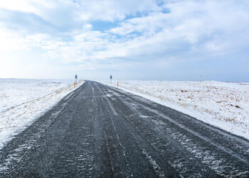 IMGW ostrzega przed gołoledzią. Alert dla kilku województw