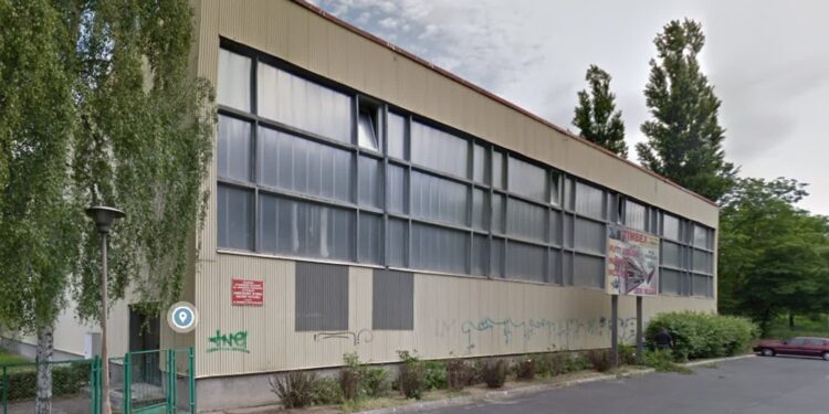 3 firmy chcą wyremontować tę halę, ale brakuje pieniędzy