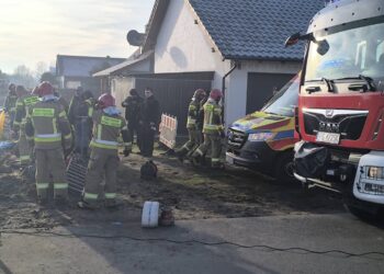 Niebezpieczny wypadek podczas prac ziemnych