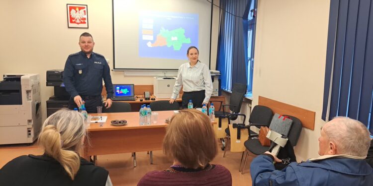 Seniorze, nie daj się oszukać! Spotkanie na temat bezpieczeństwa w Gorzowie