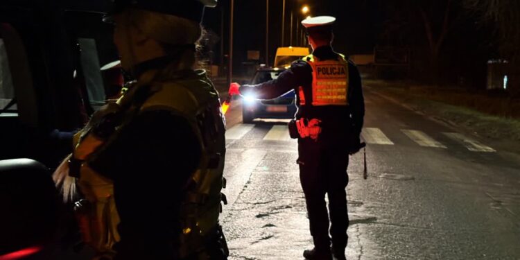 Pięciu kierowców „na podwójnym gazie”