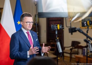 Szymon Hołownia nie będzie szefem Polski 2050. Eksperci o rezygnacji