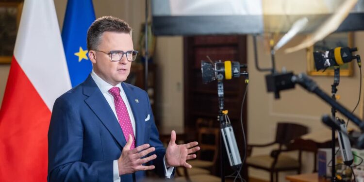 Szymon Hołownia nie będzie szefem Polski 2050. Eksperci o rezygnacji