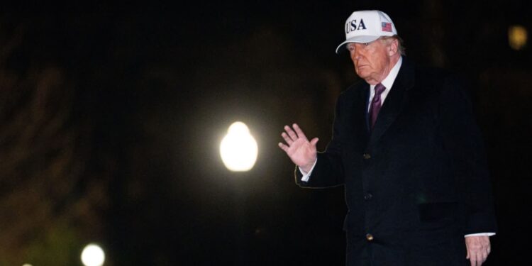 Trump: poważnie rozważam atak na Iran, mamy mocne opcje