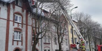 Pogorzelcy zamieszkają w hotelu, a miasto bierze się za remont