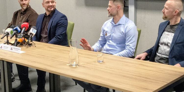 Jakub Dłoniak wraca pomóc „Kangurom”