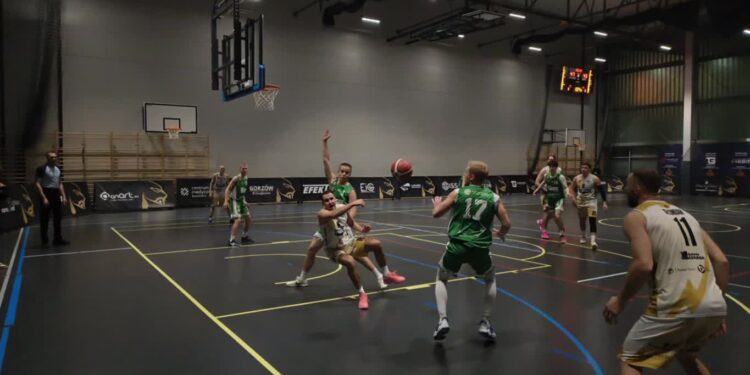 Derby dla Kangoo Basket