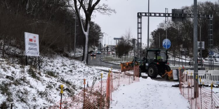 Inneko RCS informuje o akcji odśnieżania. IMGW ostrzega przed zamiecią