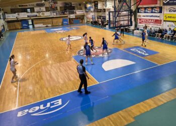 Plan wykonany, młode akademiczki mają półfinał