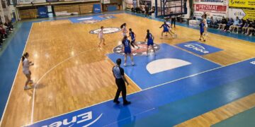 Plan wykonany, młode akademiczki mają półfinał