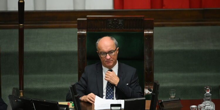 Marszałek Sejmu wdrożył procedurę ws. uposażenia Zbigniewa Ziobry