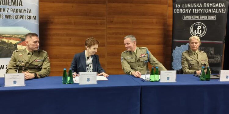 Rozwój współpracy akademii i wojska