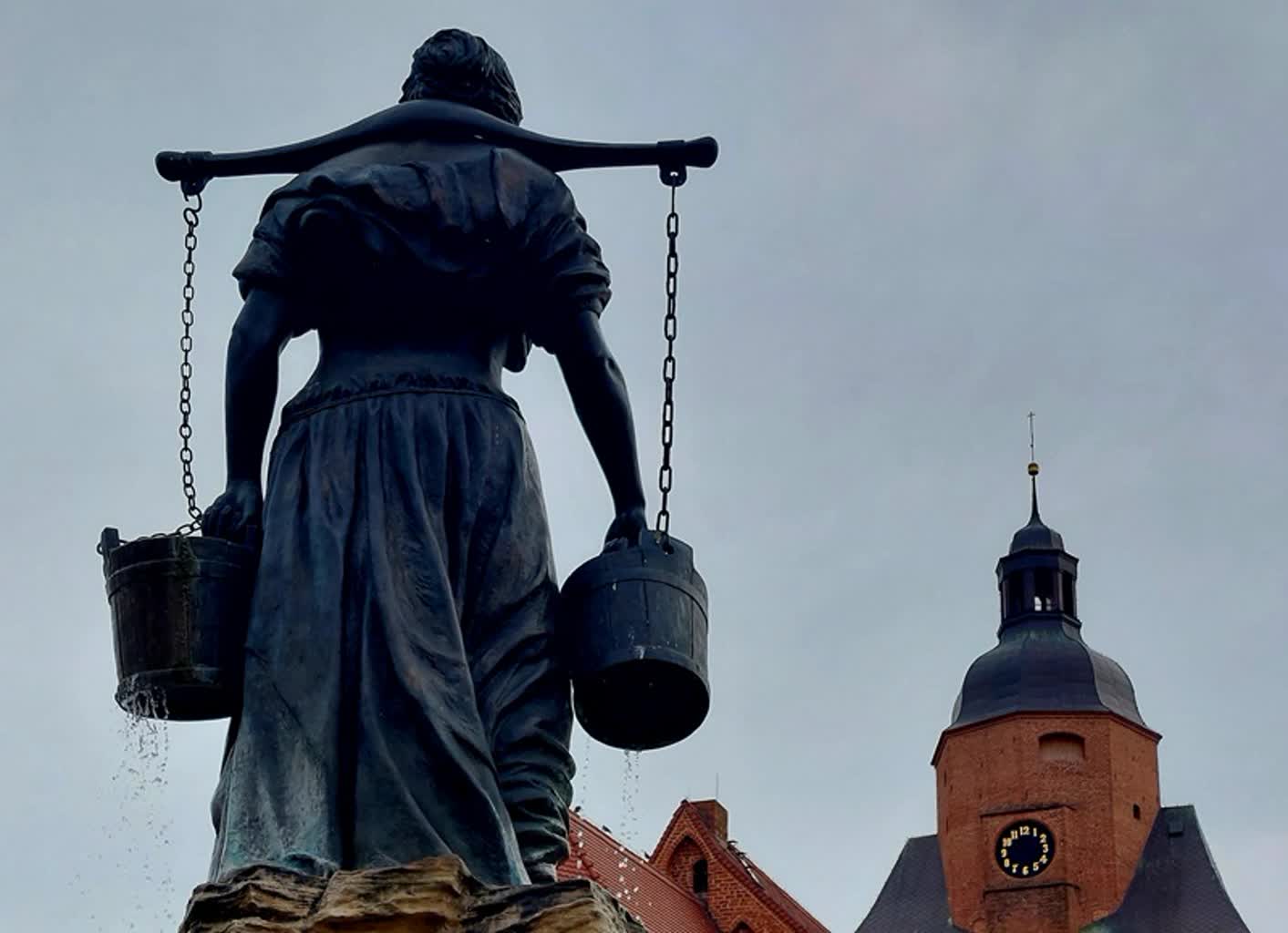 Jest nas więcej? Szefowa USC: Statystyki demograficzne nie pokazują całej prawdy