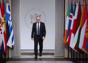 Brytyjski premier w ogniu krytyki