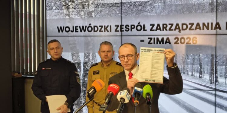 Służby gotowe na srogie mrozy. Zadbaj o siebie i potrzebujących pomocy