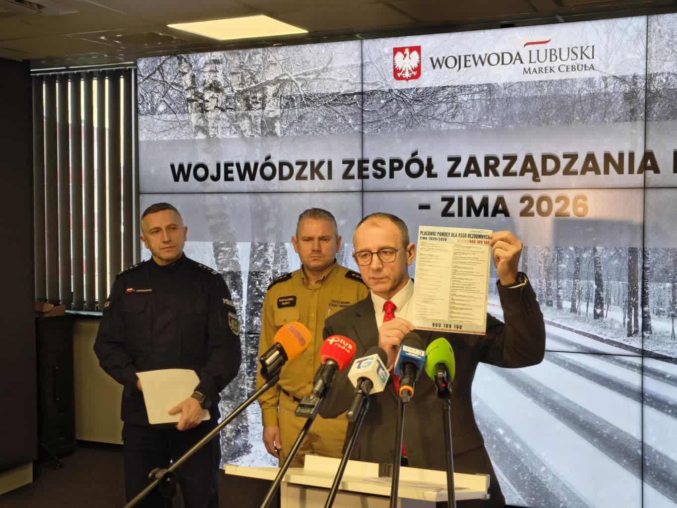 Służby gotowe na srogie mrozy. Zadbaj o siebie i potrzebujących pomocy