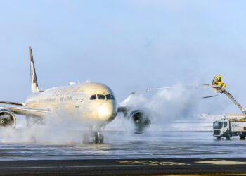 Lotnisko Chopina: samoloty PLL LOT z Bukaresztu i Stambułu przekierowane do Poznania