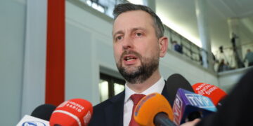 Szef MON po głosowaniu poprawek do ustawy o SAFE