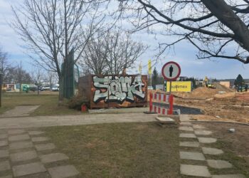 Tymczasowy parking na Piaskach poróżnił mieszkańców?