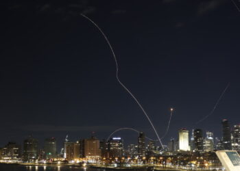 Wojna na Bliskim Wschodzie. Irańskie ataki na ZEA, Kuwejt i Izrael. Są ofiary śmiertelne i ranni