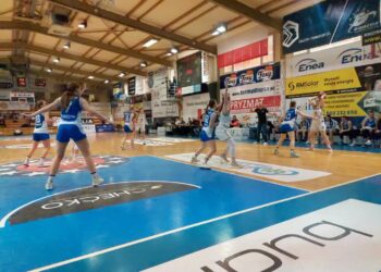 Koszykarki i koszykarze zagrają w ćwierćfinałach mistrzostw Polski