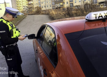 Taksówkarz z promilem alkoholu w organizmie. Zatrzymała go policja