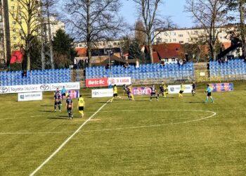 Dobra tylko pierwsza połowa: porażka Warty w zaległym meczu