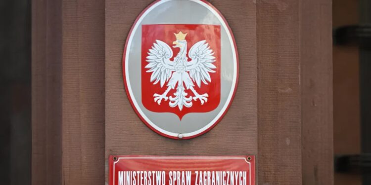 Dodatkowa infolinia dla Polaków, którzy utknęli na Bliskim Wschodzie. Komunikat MSZ