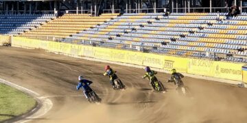 Młodzi stalowcy prawie bezbłędni, Falubaz na podium