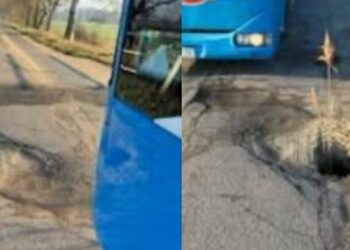 Duża dziura w drodze i problemy autobusu 212