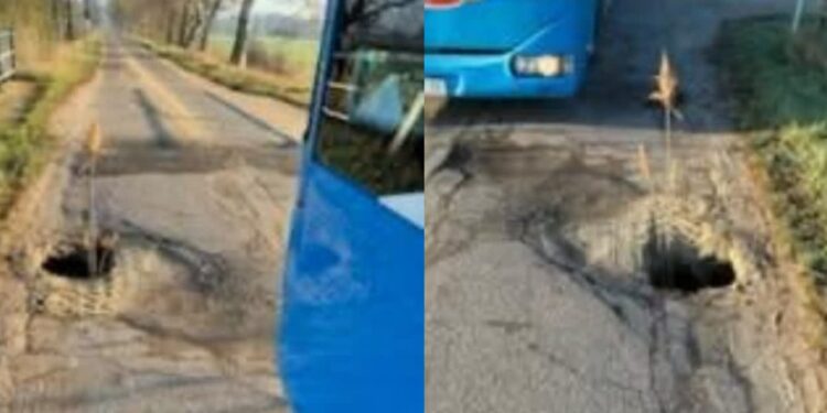Duża dziura w drodze i problemy autobusu 212